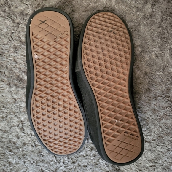 Vans Rowley Rapidweld Pro Men Size 8.5 Blackout with extra new Vans Laces 032024 - Picture 3 of 6